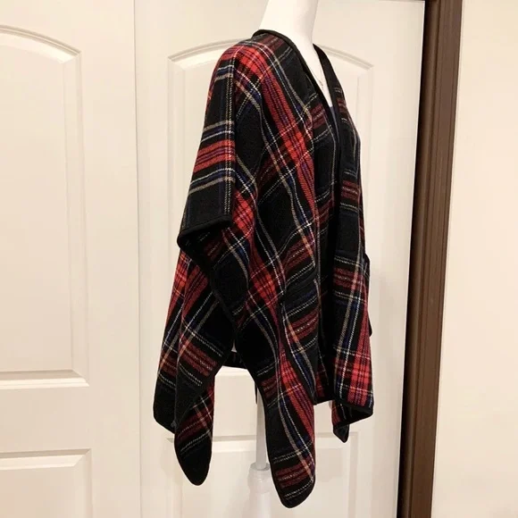 JAMES PAUL PLAID PONCHO NWT - Picture 12 of 12